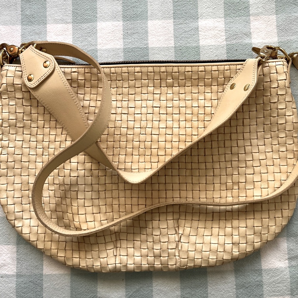 Clare V. Moyen Messenger NWOT cream woven checker